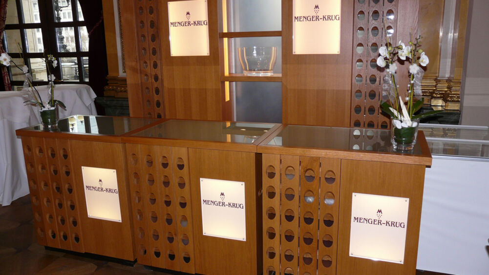 menger Krug Empfangstheke