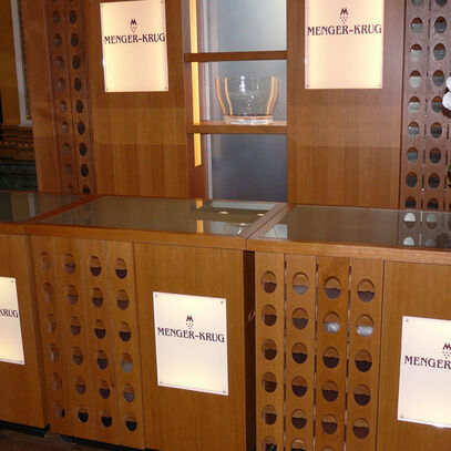 Menger Krug Theke, Thekenbau, Frankfurter Opernball, ISINGERMERZ