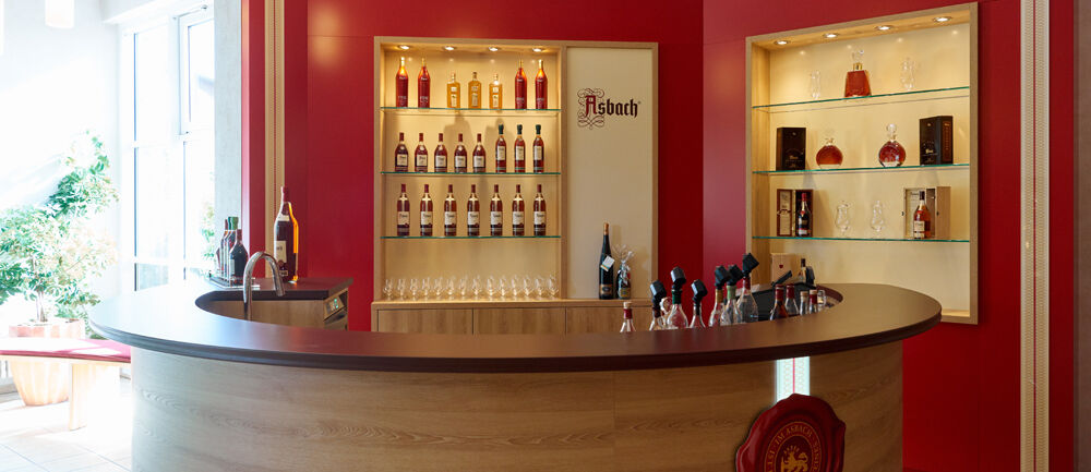 Asbach, Rüdesheim, Shopausbau, Shop-in-Shop, Thekenbau, ISINGERMERZ, Werkstatt, Schreinerei, Tresen, Thekenbau