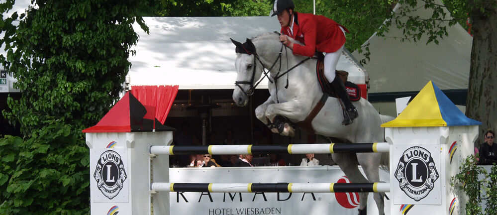 Springreitturnier, Wiesbaden, Lionssprung, Therapeutisches Reiten, Pfingstturnier