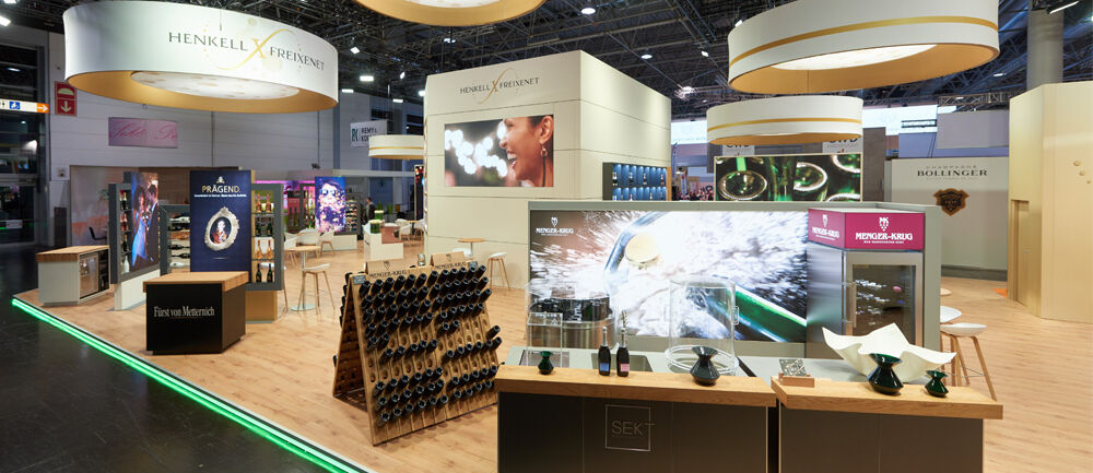 Messestand Henkell Freixenet, Messe Prowein, Düsseldorf, Messebau ISINGERMERZ, Celebrate Life, Schaumweinanbieter, Sektperlen, Messestand